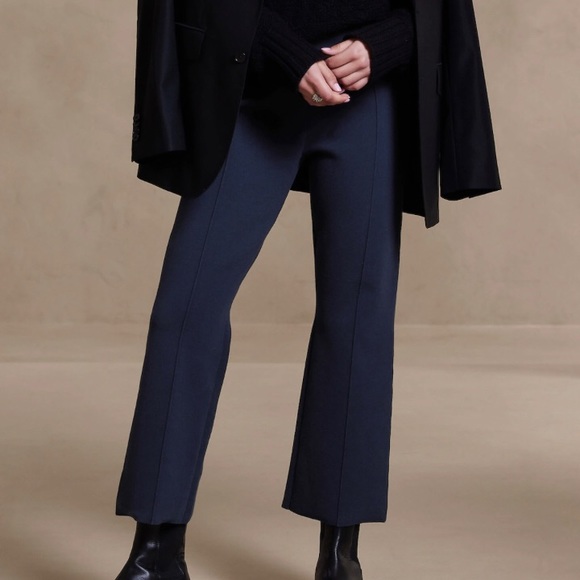 NWT! BANANA REPUBLIC NAVY MILANO FLARE CROPPED SWEATER PANTS - Multiple Sizes - Picture 2 of 8
